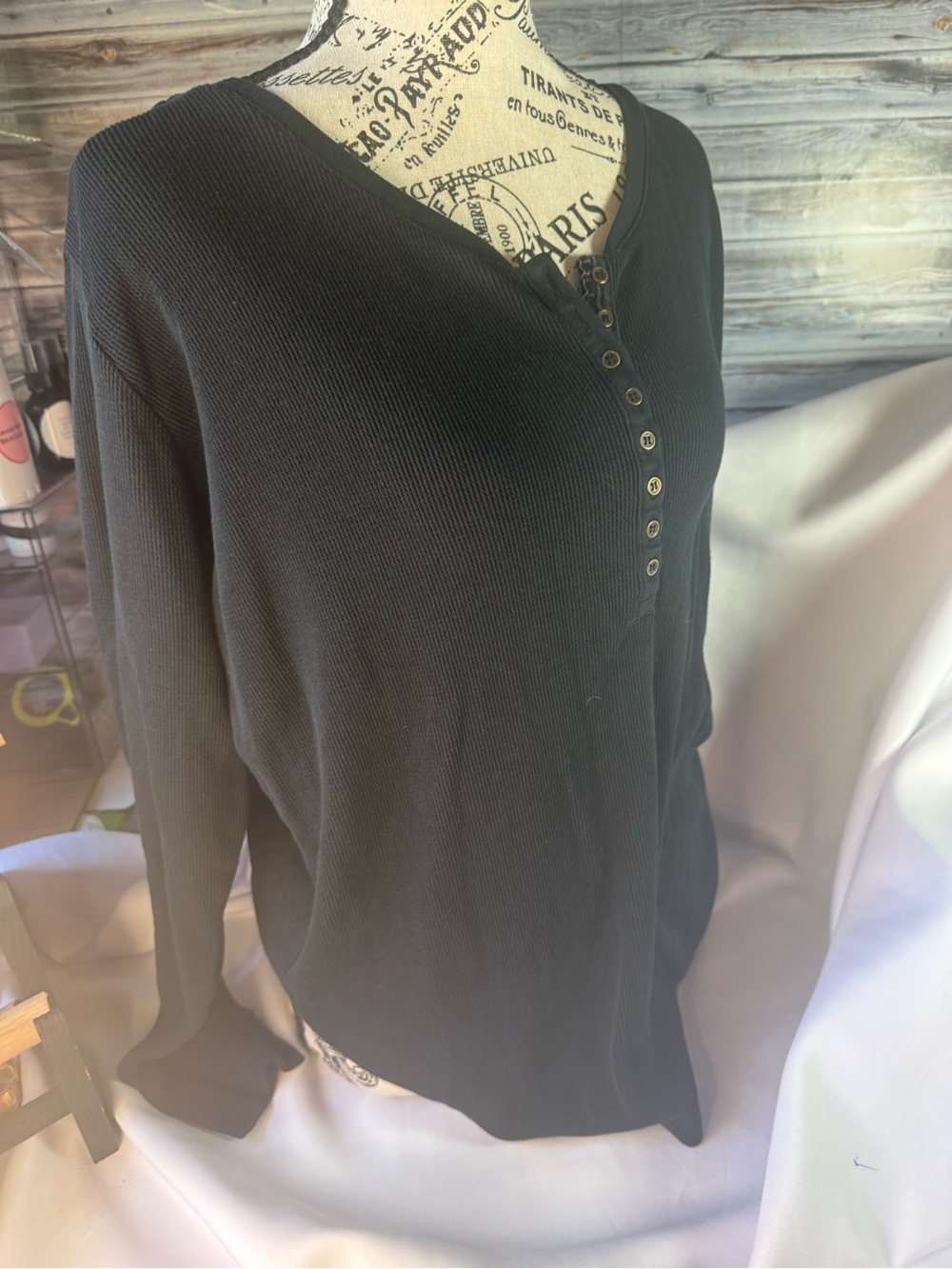 ⭐️Women's Black Ribbed Button Henley Sweater - Picture 3 of 6